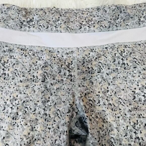 Lululemon athletics Run Inspire Crop II Luxtreme leggings athletic Size 4 - Picture 7 of 11